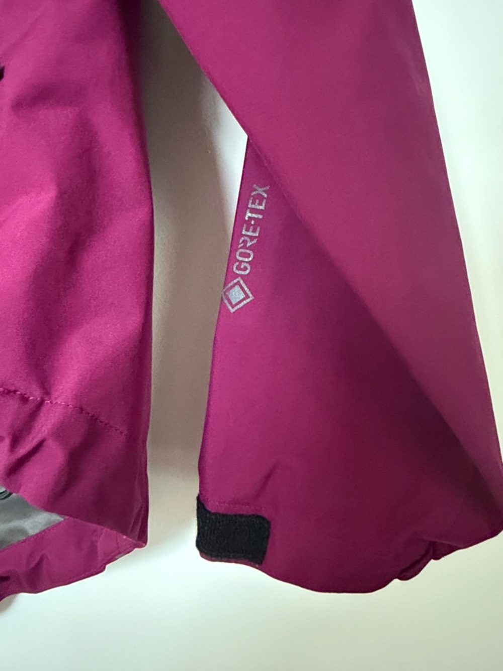 Women's Raspberry Pink GOREWEAR Waterproof Jacket - Picture 6 of 10